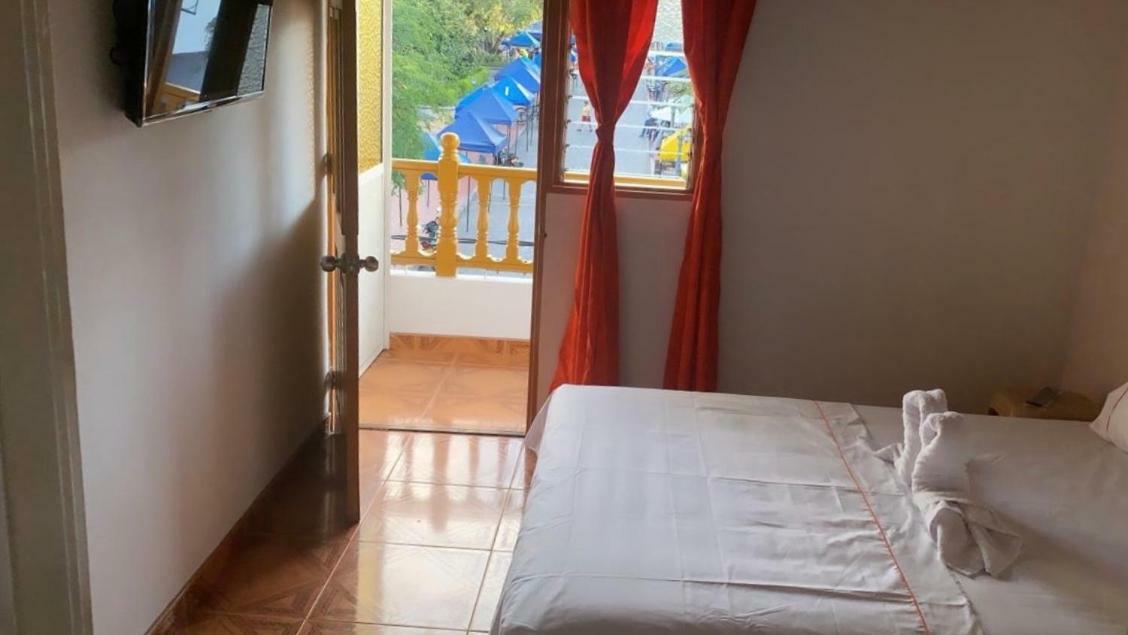 Hospedaje 3 Esquinas Guatapé Exteriér fotografie